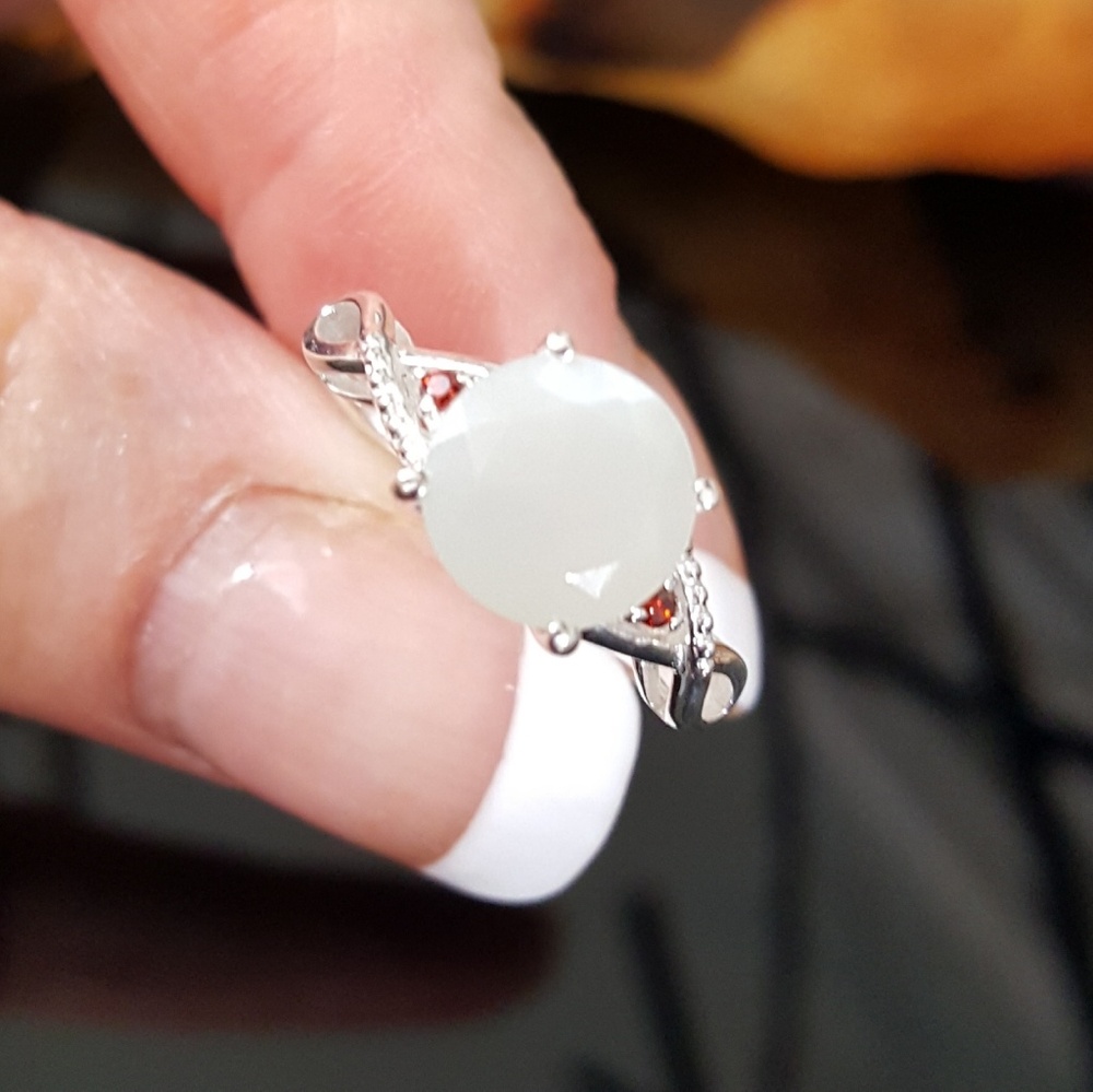 Sri Lankan Silver Moonstone - Picture 4 of 8